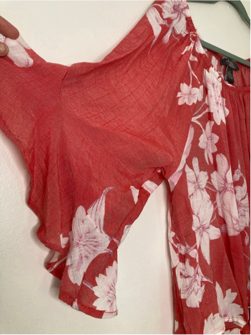 Olivia & Martin Coral White Floral Off-Shoulder Boho Ruffle Blouse Tie-Hem 2X - Picture 6 of 9